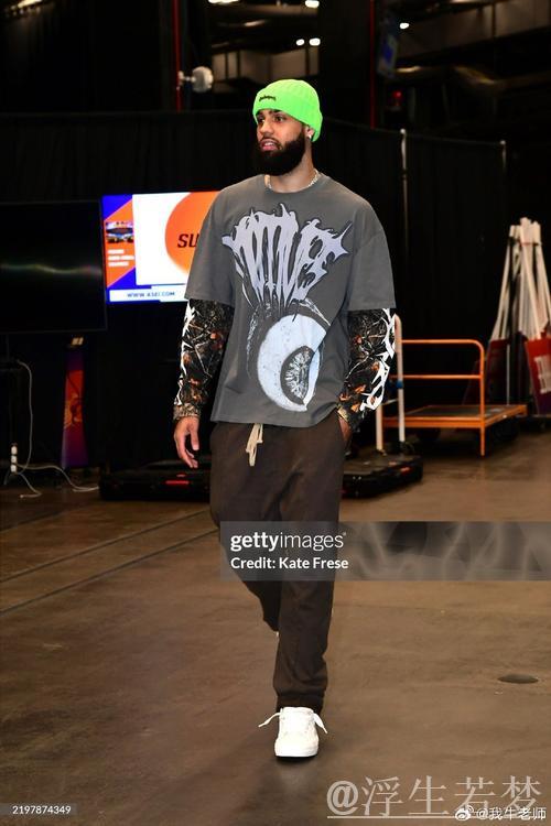 格兰姆斯数据全面!全场9投3中砍下10分9篮板4助攻1抢断1盖帽 格兰姆斯数据全面!全场9投3中砍下10分9篮板4助攻1抢断1盖帽