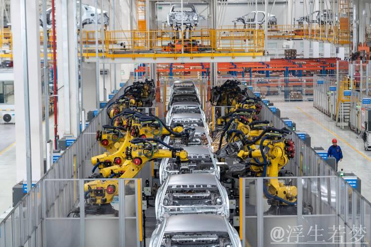 工业互联网赋能汽车新工厂——数智化干出精细活（新春走基层·探访新质生产力）